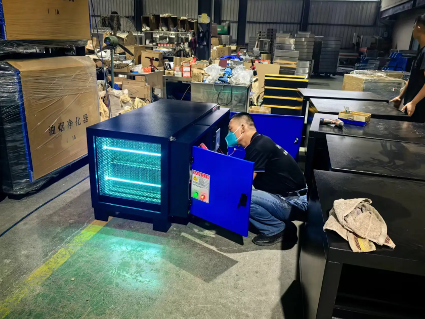 鄭州油煙凈化器生產車間實景圖